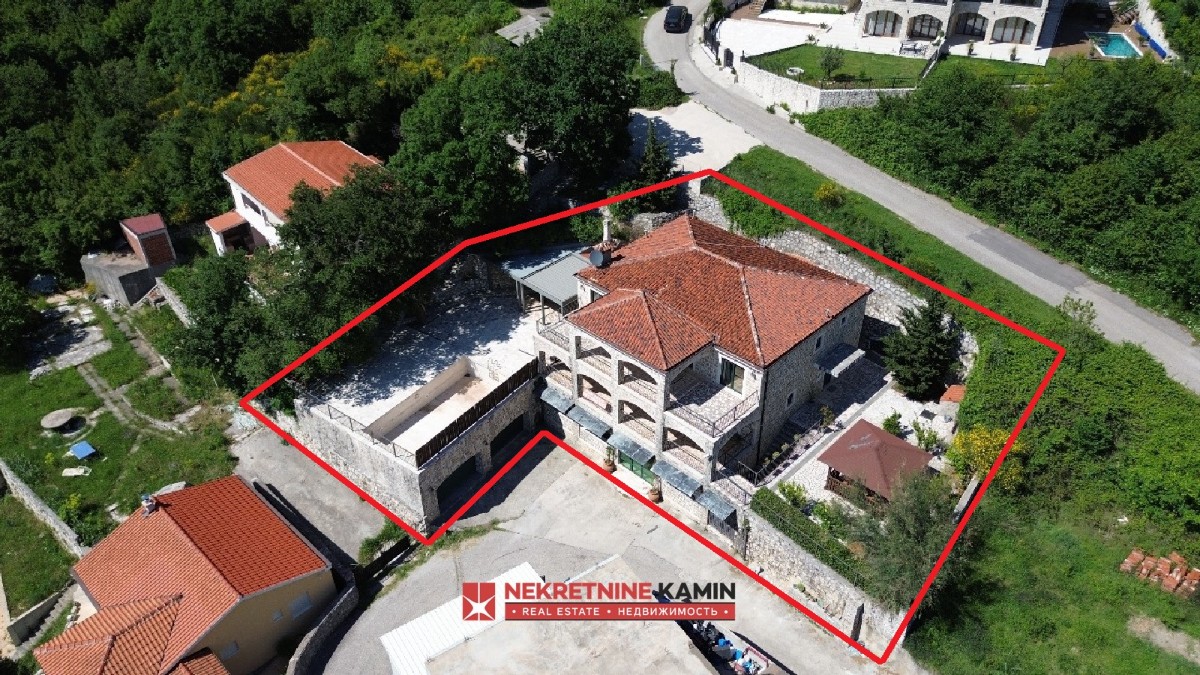 Stone Villa with Pool and Panoramic Sea Views, Kuljače, Budva